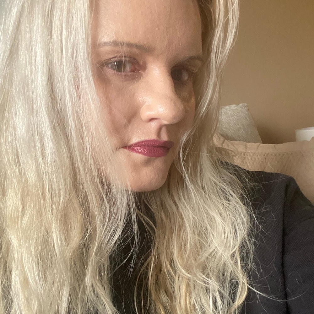 Meet your Posher, Carrie